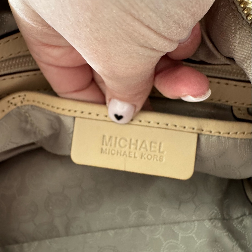Michael Kors Grayson White/Cream Classic Monogram Speedy Satchel/Crossbody Purse - Picture 4 of 11